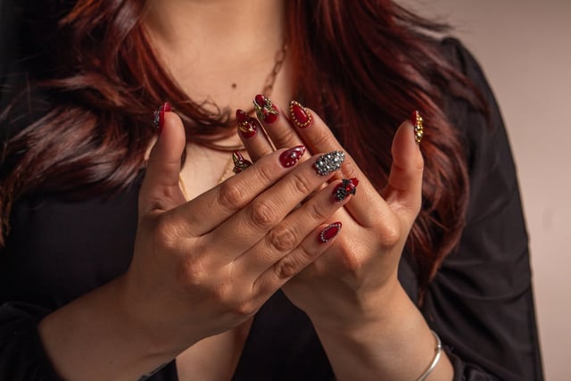 Nail art design floral créatif - Wolf SGX Montreal