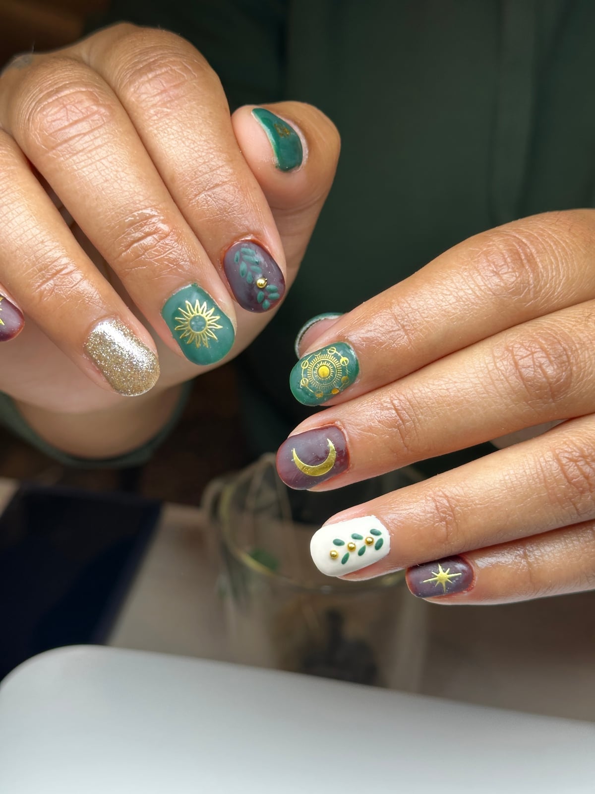 Professional manicure - Wolf SGX Montreal